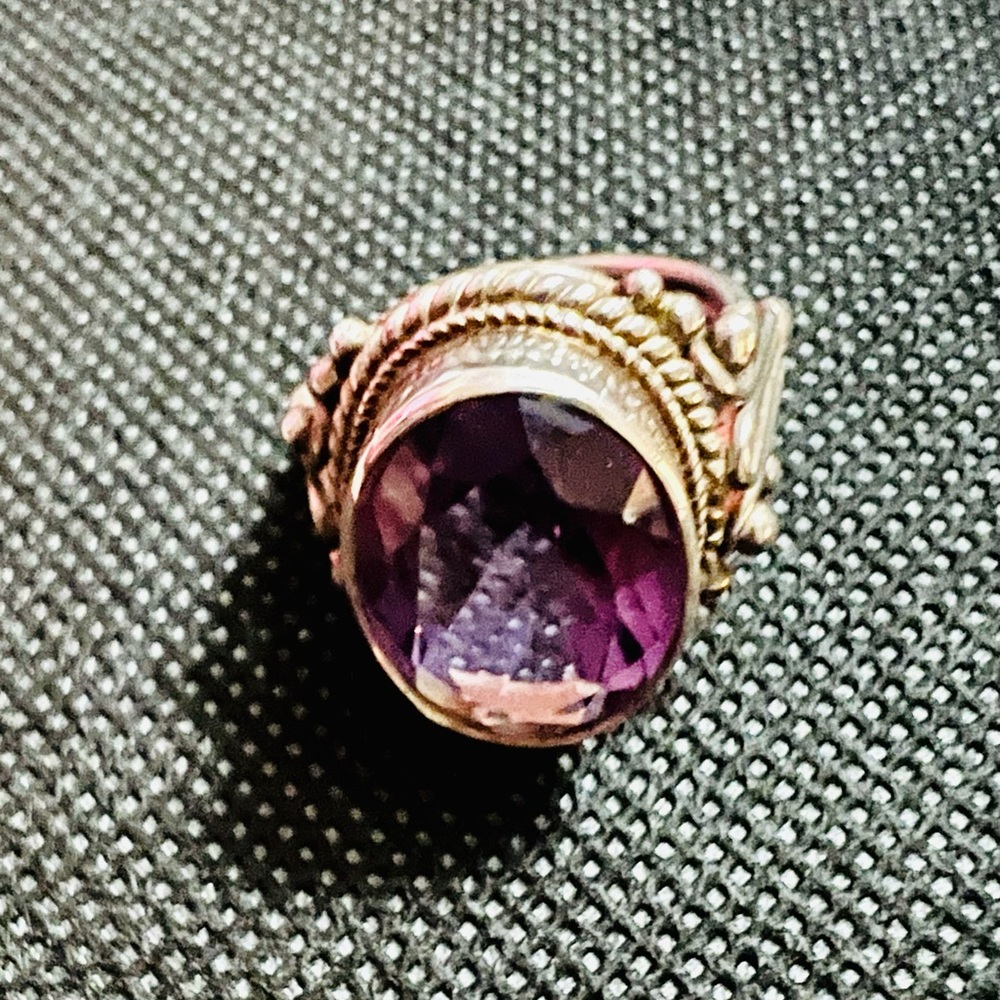 Sterling Amethyst Ring size 8–beautiful stone with filigree